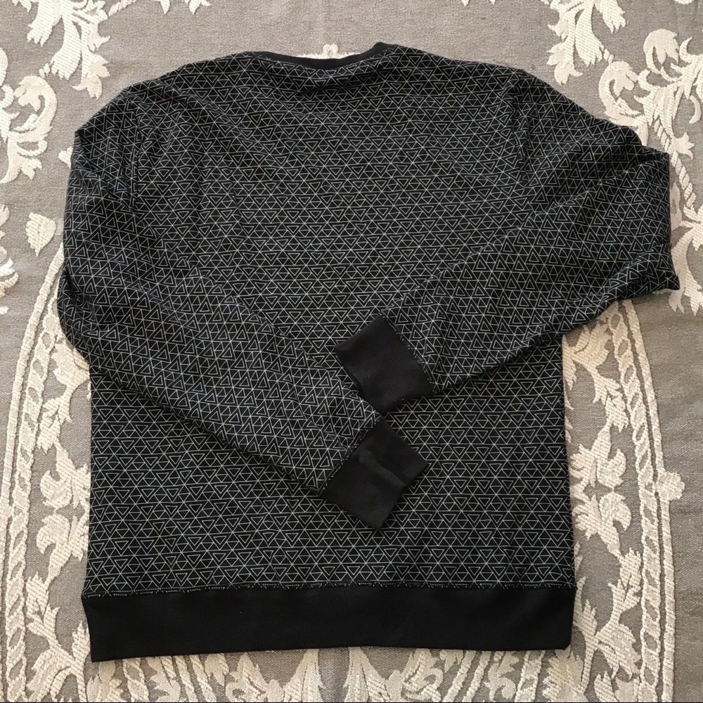 Sovereign Code men’s geometric black sweater (L)